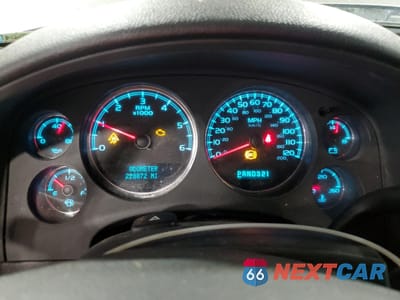 Zdjęcie 9 z 15 samochodu: 2008 CHEVROLET SUBURBAN K1500 LS VIN:3GNFK16318G126183 - miniatura