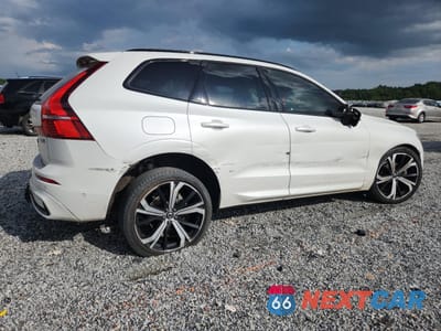 Trzecie zdjęcie samochodu z tyłu: 2023 VOLVO XC60 ULTIMATE VIN:YV4L12RX3P1253899 - miniatura