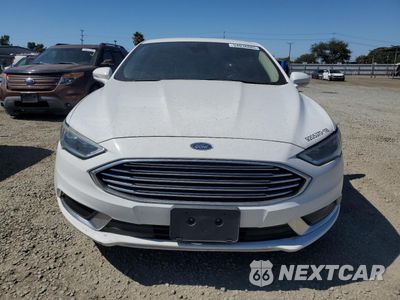 Piąte zdjęcie samochodu w środku: 2018 FORD FUSION SE HYBRID VIN:3FA6P0LU6JR129839 - miniatura