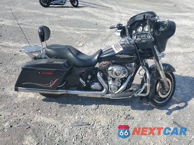 2011 HARLEY-DAVIDSON FLHX 1HD1KBM13BB670760 - główne zdjęcie licytacji z USA - miniatura
