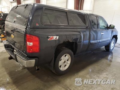 Trzecie zdjęcie samochodu z tyłu: 2013 CHEVROLET SILVERADO K1500 LT VIN:1GCRKSE71DZ211311 - miniatura