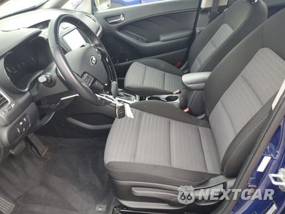 Zdjęcie 7 z 13 samochodu: 2017 KIA FORTE LX VIN:3KPFL4A76HE022883 - miniatura