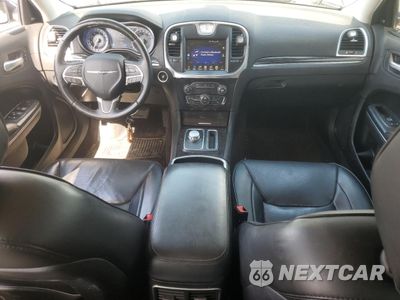Zdjęcie 8 z 12 samochodu: 2016 CHRYSLER 300C VIN:2C3CCAEG2GH351003 - miniatura