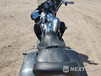 Zdjęcie 6 z 8 samochodu: 2013 HARLEY-DAVIDSON FLHTCUSE CVO ULTRA CLASSIC ELECTRA GLIDE VIN:1HD1PR813DB958575 - miniatura