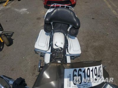 Piąte zdjęcie samochodu w środku: 2012 HARLEY-DAVIDSON FLHTCU ULTRA CLASSIC ELECTRA GLIDE VIN:1HD1FCM18CB605513 - miniatura