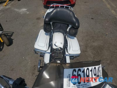 Piąte zdjęcie samochodu w środku: 2012 HARLEY-DAVIDSON FLHTCU ULTRA CLASSIC ELECTRA GLIDE VIN:1HD1FCM18CB605513 - miniatura