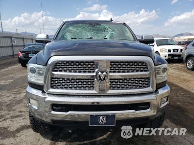 Piąte zdjęcie samochodu w środku: 2017 RAM 2500 LARAMIE VIN:3C6UR5NL9HG712111 - miniatura