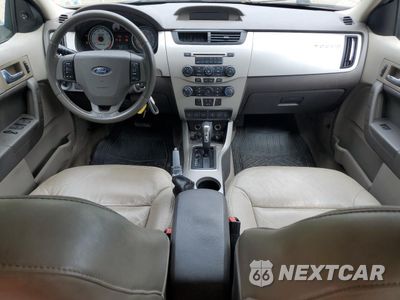 Zdjęcie 8 z 12 samochodu: 2010 FORD FOCUS SEL VIN:1FAHP3HN6AW212213 - miniatura