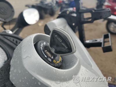 Zdjęcie 8 z 9 samochodu: 2010 CAN-AM SPYDER ROADSTER RS-S VIN:2BXJAMC17AV000136 - miniatura
