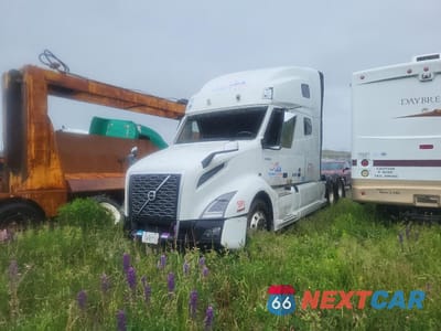 Drugie zdjęcie samochodu z przodu: 2023 VOLVO VN VNL VIN:4V4NC9EH5PN340925 - miniatura