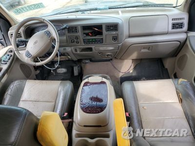Zdjęcie 8 z 13 samochodu: 2002 FORD EXCURSION LIMITED VIN:1FMSU43F12EC39529 - miniatura