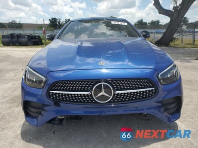 Piąte zdjęcie samochodu w środku: 2023 MERCEDES-BENZ E 450 VIN:W1K1K5JB0PF192495 - miniatura