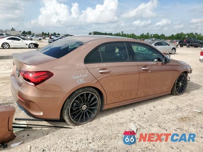 Trzecie zdjęcie samochodu z tyłu: 2022 MERCEDES-BENZ A 220 VIN:W1K3G4EB6NJ337564 - miniatura