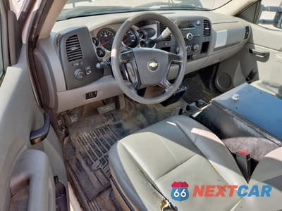 Zdjęcie 8 z 12 samochodu: 2012 CHEVROLET SILVERADO C3500 VIN:1GB3CZCG1CF210016 - miniatura