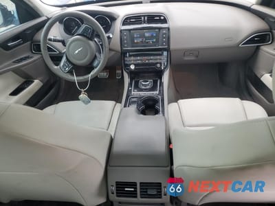 Zdjęcie 8 z 13 samochodu: 2017 JAGUAR XE PREMIUM VIN:SAJAD4BG2HA974189 - miniatura