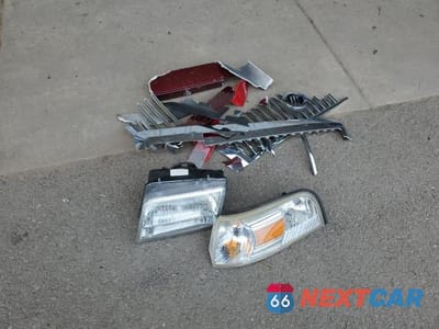 Zdjęcie 12 z 13 samochodu: 2007 MERCURY GRAND MARQUIS LS VIN:2MEFM75WX7X604668 - miniatura