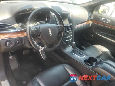 Zdjęcie 8 z 13 samochodu: 2013 LINCOLN MKT VIN:2L1MJ5LK8DBL58375 - miniatura