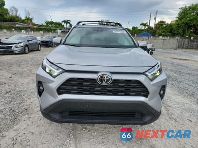 Piąte zdjęcie samochodu w środku: 2025 TOYOTA RAV4 XLE PREMIUM VIN:2T3C1RFV6SC332719 - miniatura