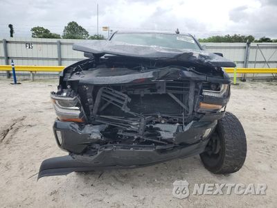 Piąte zdjęcie samochodu w środku: 2017 CHEVROLET SILVERADO K1500 LT VIN:3GCUKRECXHG329606 - miniatura