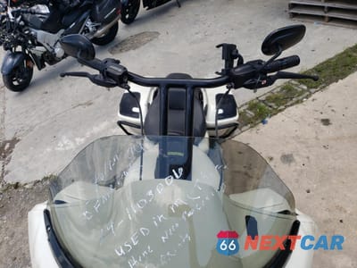 Piąte zdjęcie samochodu w środku: 2015 HARLEY-DAVIDSON FLTRXS ROAD GLIDE SPECIAL VIN:1HD1KTM11FB659641 - miniatura