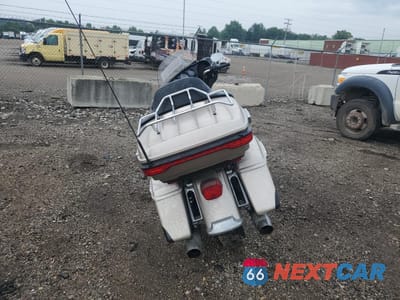 Czwarte zdjęcie samochodu z boku: 2018 HARLEY-DAVIDSON FLHTK ULTRA LIMITED VIN:1HD1KED1XJB664227 - miniatura