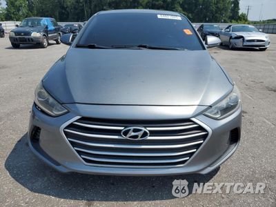 Piąte zdjęcie samochodu w środku: 2017 HYUNDAI ELANTRA SE VIN:KMHD74LF3HU128558 - miniatura