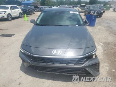 Piąte zdjęcie samochodu w środku: 2024 HYUNDAI ELANTRA SEL VIN:KMHLM4DG4RU734870 - miniatura