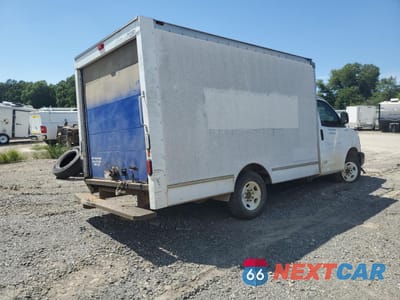 Trzecie zdjęcie samochodu z tyłu: 2017 GMC SAVANA CUTAWAY G3500 VIN:1GDY7RFF8H1212175 - miniatura