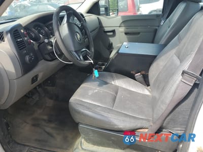 Zdjęcie 7 z 12 samochodu: 2014 CHEVROLET SILVERADO C3500 VIN:1GB3CZCG4EF155984 - miniatura