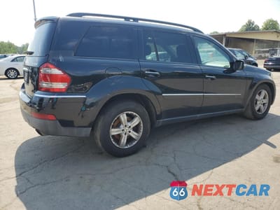 Trzecie zdjęcie samochodu z tyłu: 2007 MERCEDES-BENZ GL 450 4MATIC VIN:4JGBF71E57A128003 - miniatura