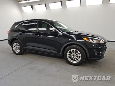 Czwarte zdjęcie samochodu z boku: 2021 FORD ESCAPE SE VIN:1FMCU9BZ1MUA58288 - miniatura