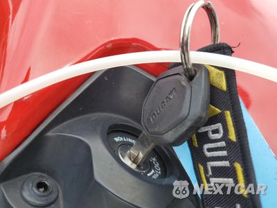 Zdjęcie 8 z 10 samochodu: 2021 DUCATI SUPERSPORT VIN:ZDMVABDS8MB000322 - miniatura