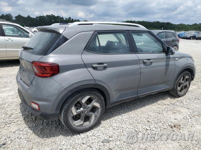 Trzecie zdjęcie samochodu z tyłu: 2021 HYUNDAI VENUE SEL VIN:KMHRC8A3XMU105449 - miniatura