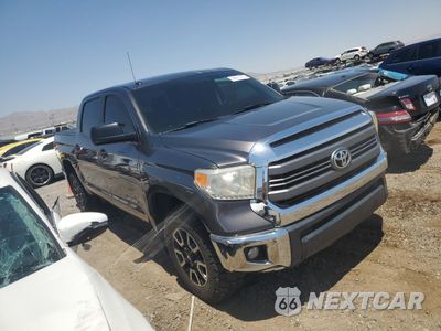 Czwarte zdjęcie samochodu z boku: 2015 TOYOTA TUNDRA CREWMAX SR5 VIN:5TFDW5F14FX481139 - miniatura