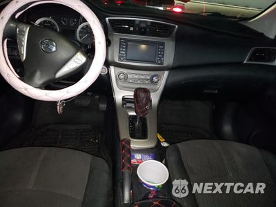 Zdjęcie 8 z 12 samochodu: 2014 NISSAN SENTRA S VIN:3N1AB7AP0EY334290 - miniatura