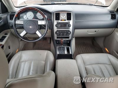 Zdjęcie 8 z 12 samochodu: 2005 CHRYSLER 300C VIN:2C3JA63H65H102075 - miniatura