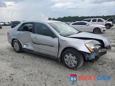 Czwarte zdjęcie samochodu z boku: 2003 HONDA ACCORD LX VIN:1HGCM56393A058656 - miniatura