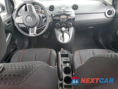 Zdjęcie 8 z 14 samochodu: 2012 MAZDA MAZDA2 VIN:JM1DE1LYXC0135145 - miniatura