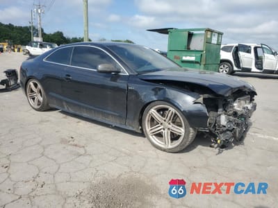 Czwarte zdjęcie samochodu z boku: 2013 AUDI S5 PRESTIGE VIN:WAU3GAFR1DA001921 - miniatura