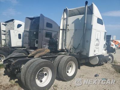 Czwarte zdjęcie samochodu z boku: 2007 KENWORTH T600 SEMI TRUCK VIN:1XKADB9X07R203632 - miniatura