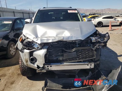 Piąte zdjęcie samochodu w środku: 2024 TOYOTA 4RUNNER SR5/SR5 PREMIUM VIN:JTENU5JR7R6218592 - miniatura
