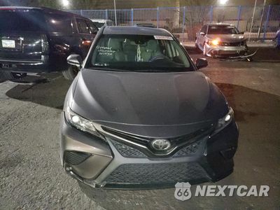 Piąte zdjęcie samochodu w środku: 2018 TOYOTA CAMRY L VIN:4T1B11HK1JU016778 - miniatura
