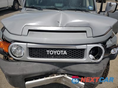 Zdjęcie 12 z 13 samochodu: 2014 TOYOTA FJ CRUISER VIN:JTEBU4BF3EK183441 - miniatura