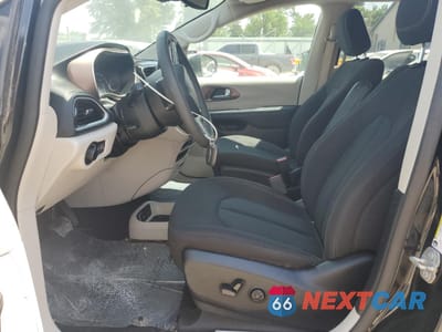 Zdjęcie 7 z 16 samochodu: 2023 CHRYSLER VOYAGER LX VIN:2C4RC1CG6PR597216 - miniatura