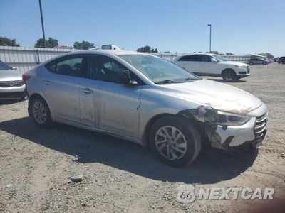 Czwarte zdjęcie samochodu z boku: 2018 HYUNDAI ELANTRA SE VIN:5NPD74LF4JH229810 - miniatura