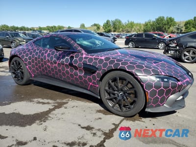 Czwarte zdjęcie samochodu z boku: 2019 ASTON MARTIN VANTAGE VIN:SCFSMGAW1KGN01144 - miniatura