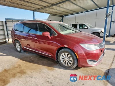Czwarte zdjęcie samochodu z boku: 2019 CHRYSLER PACIFICA TOURING L VIN:2C4RC1BG2KR624826 - miniatura