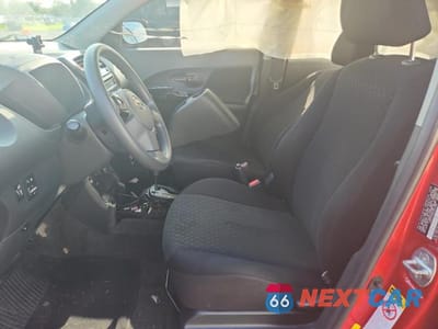 Zdjęcie 7 z 13 samochodu: 2009 TOYOTA SCION XD VIN:JTKKU10439J041938 - miniatura