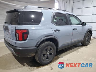 Trzecie zdjęcie samochodu z tyłu: 2026 HONDA PASSPORT RTL VIN:5FNYF9H34TB018706 - miniatura