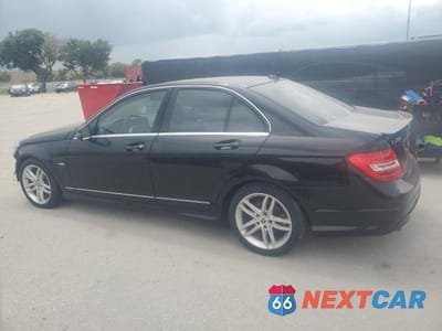 Drugie zdjęcie samochodu z przodu: 2012 MERCEDES-BENZ C 250 VIN:WDDGF4HB6CA615473 - miniatura